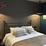 Le Clos Du Miroir Couette-café