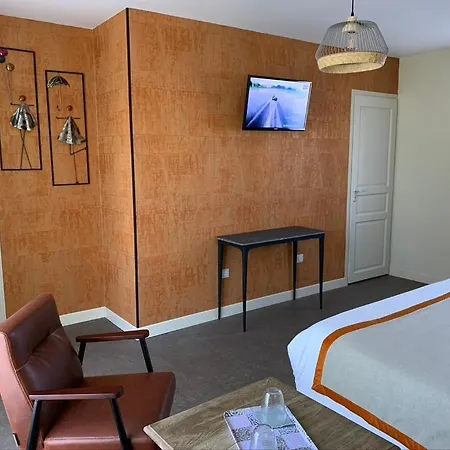 Le Clos Du Miroir 3*