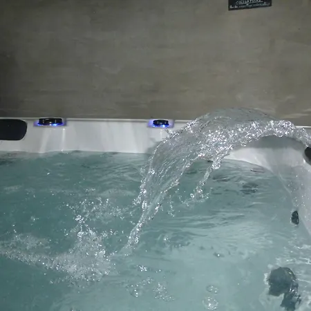 Le Clos Du Miroir 3*