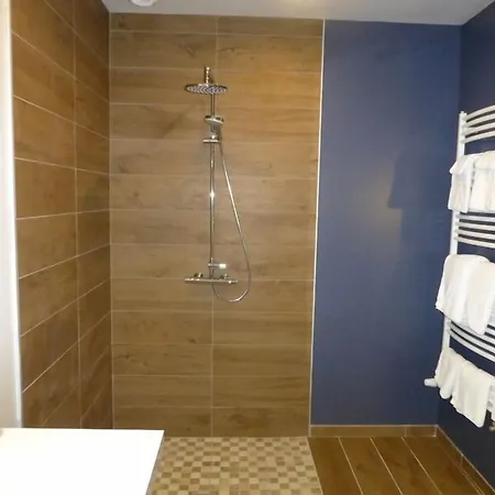 Le Clos Du Miroir ベッド・アンド・ブレックファスト 3*