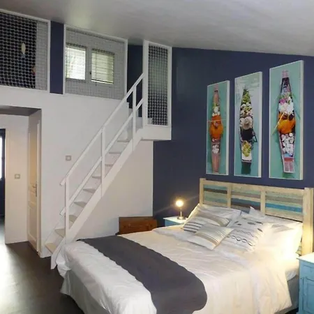 Le Clos Du Miroir Frühstückspension