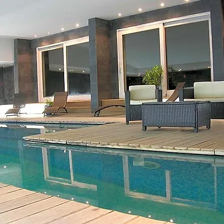 Le Clos Du Miroir Bed & Breakfast Courset