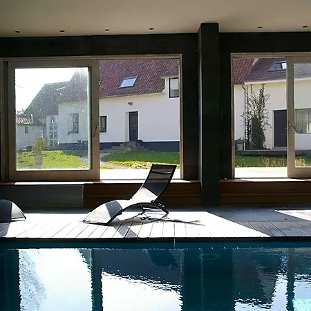 Le Clos Du Miroir 3*