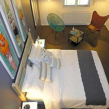 Le Clos Du Miroir Bed & Breakfast