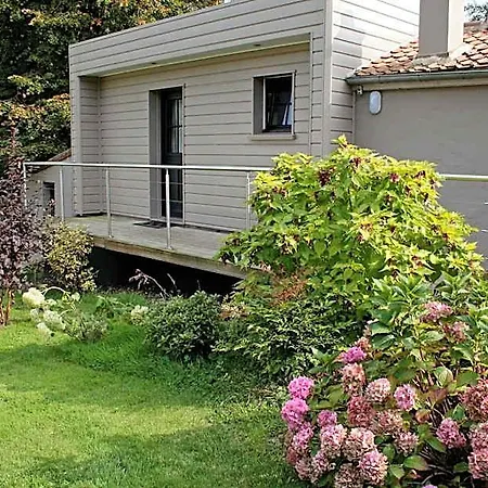Le Clos Du Miroir Bed & Breakfast