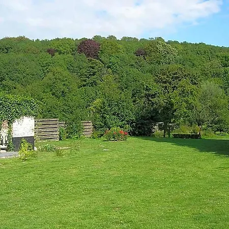 Le Clos Du Miroir Bed & Breakfast 3*