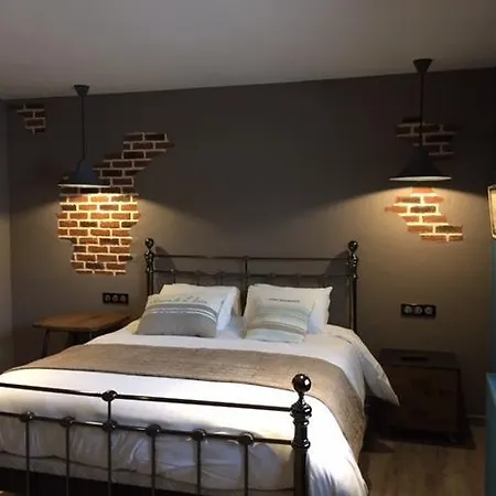 ベッド・アンド・ブレックファスト Le Clos Du Miroir Courset