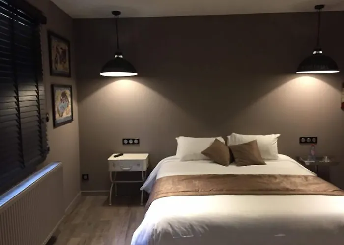 Le Clos Du Miroir Couette-café