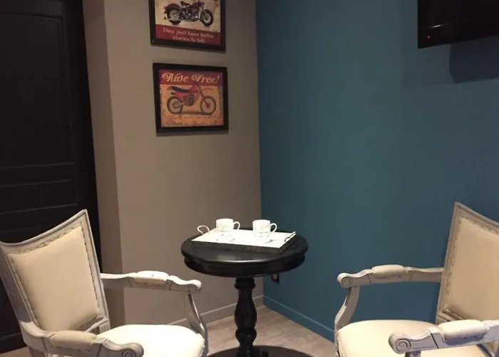 Le Clos Du Miroir 3*