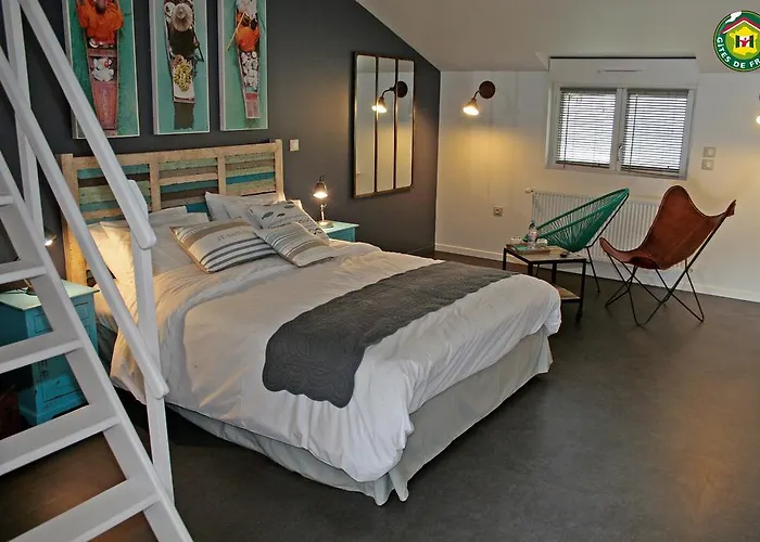 Couette-café Le Clos Du Miroir 3*