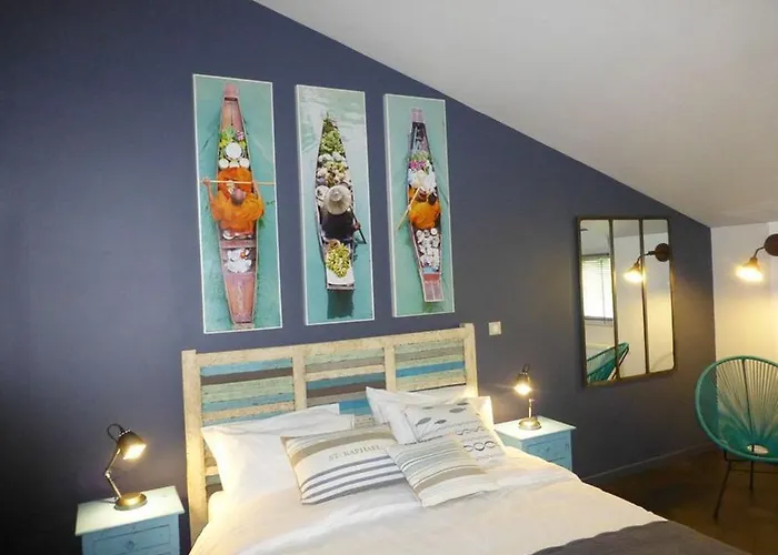 Le Clos Du Miroir Couette-café Courset