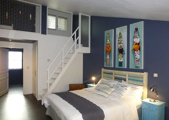 Le Clos Du Miroir 3*