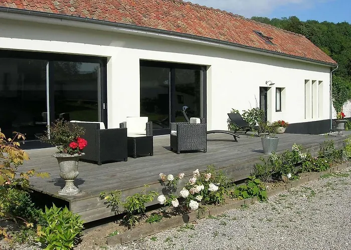 Le Clos Du Miroir Couette-café Courset