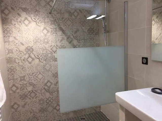 Le Clos Du Miroir Couette-café 3*