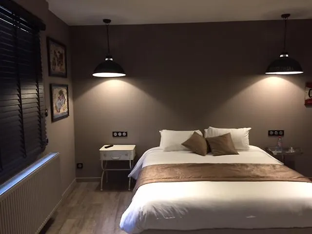 Le Clos Du Miroir Couette-café Courset